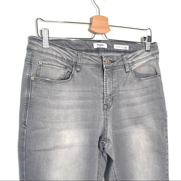 Kensie | Gray Distressed Mid Rise Effortless Ankle Jeans - Picture 3 of 7